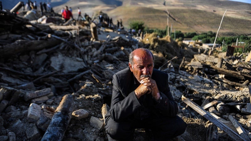 Ιράν: Δύο νεκροί και 377 τραυματίες από τον ισχυρό σεισμό